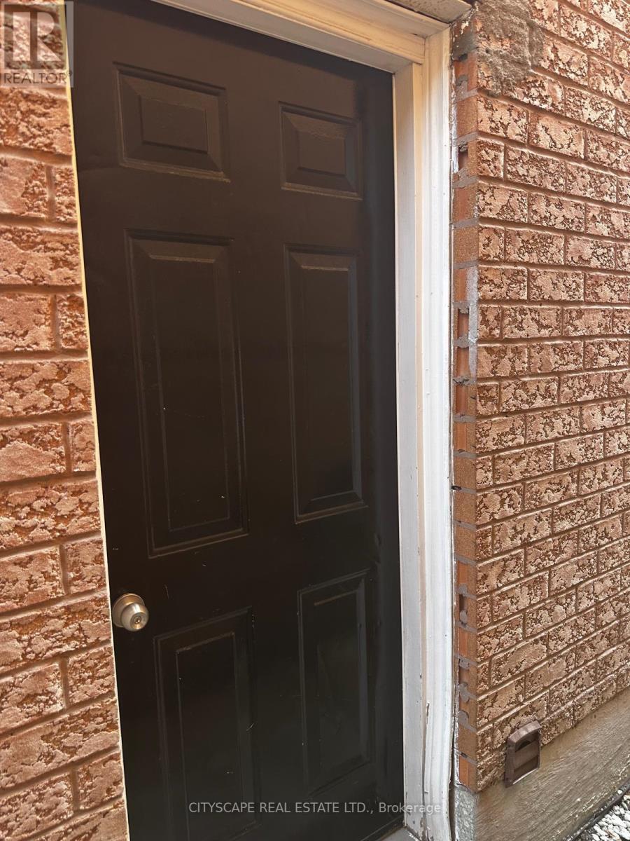 973 Applecroft Circle, Mississauga, Ontario  L5V 2A5 - Photo 20 - W12148630