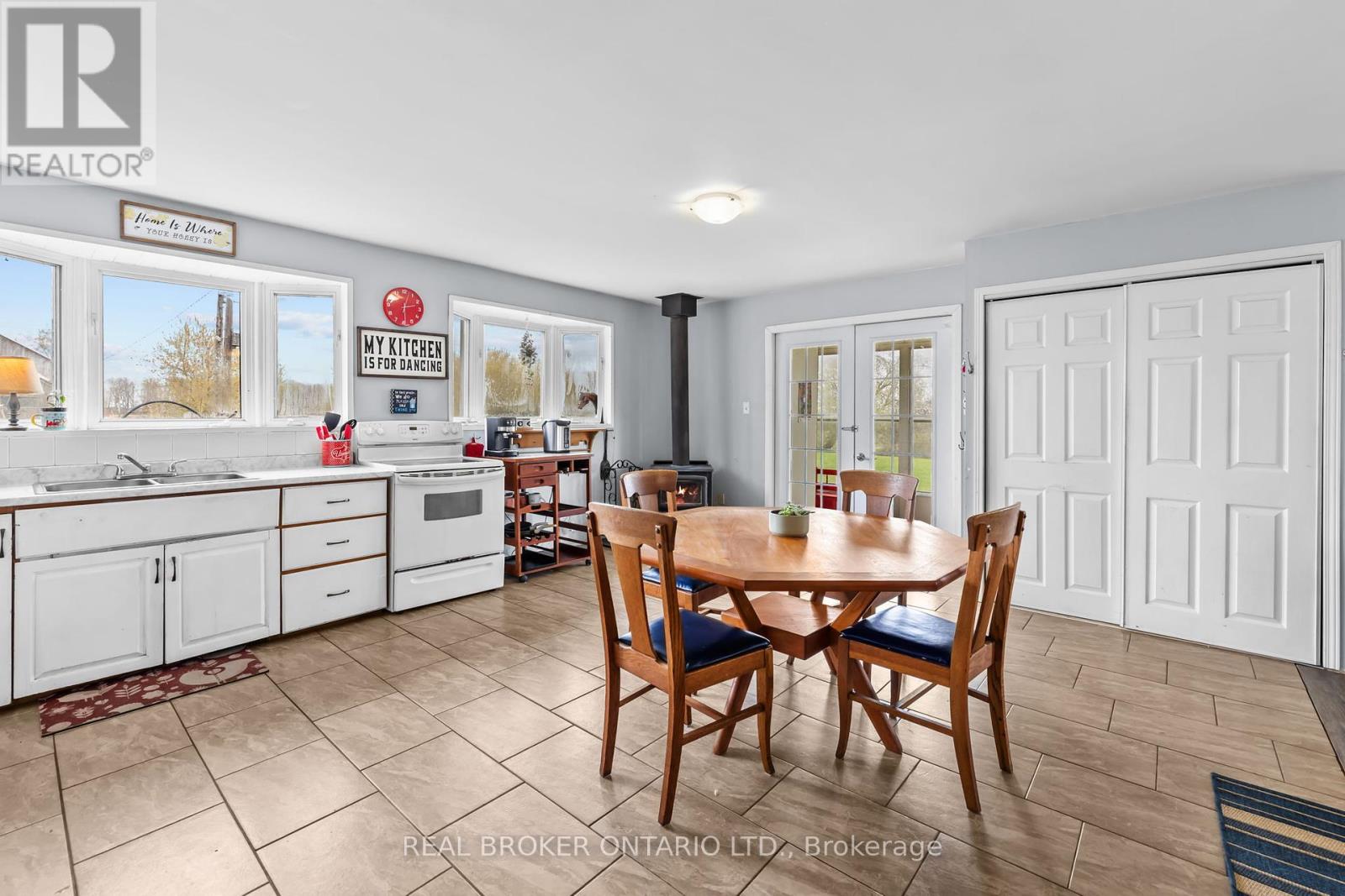 183 Wolfe Lake Road, Rideau Lakes, Ontario  K0G 1X0 - Photo 4 - X12141269