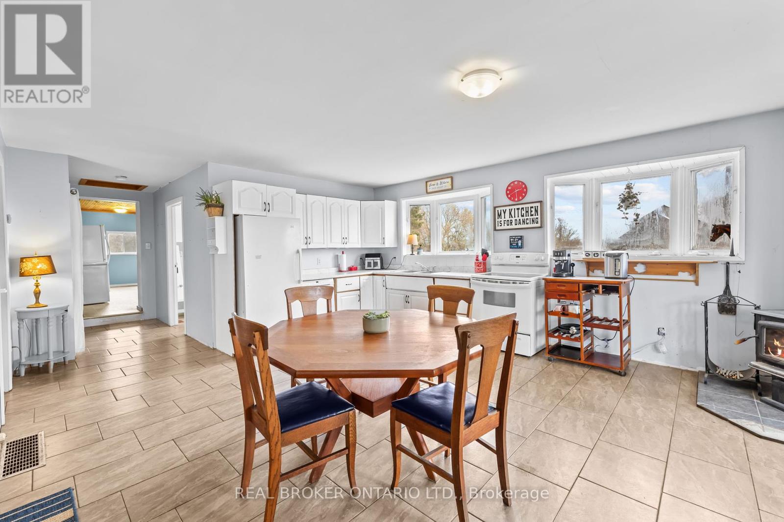 183 Wolfe Lake Road, Rideau Lakes, Ontario  K0G 1X0 - Photo 6 - X12141269