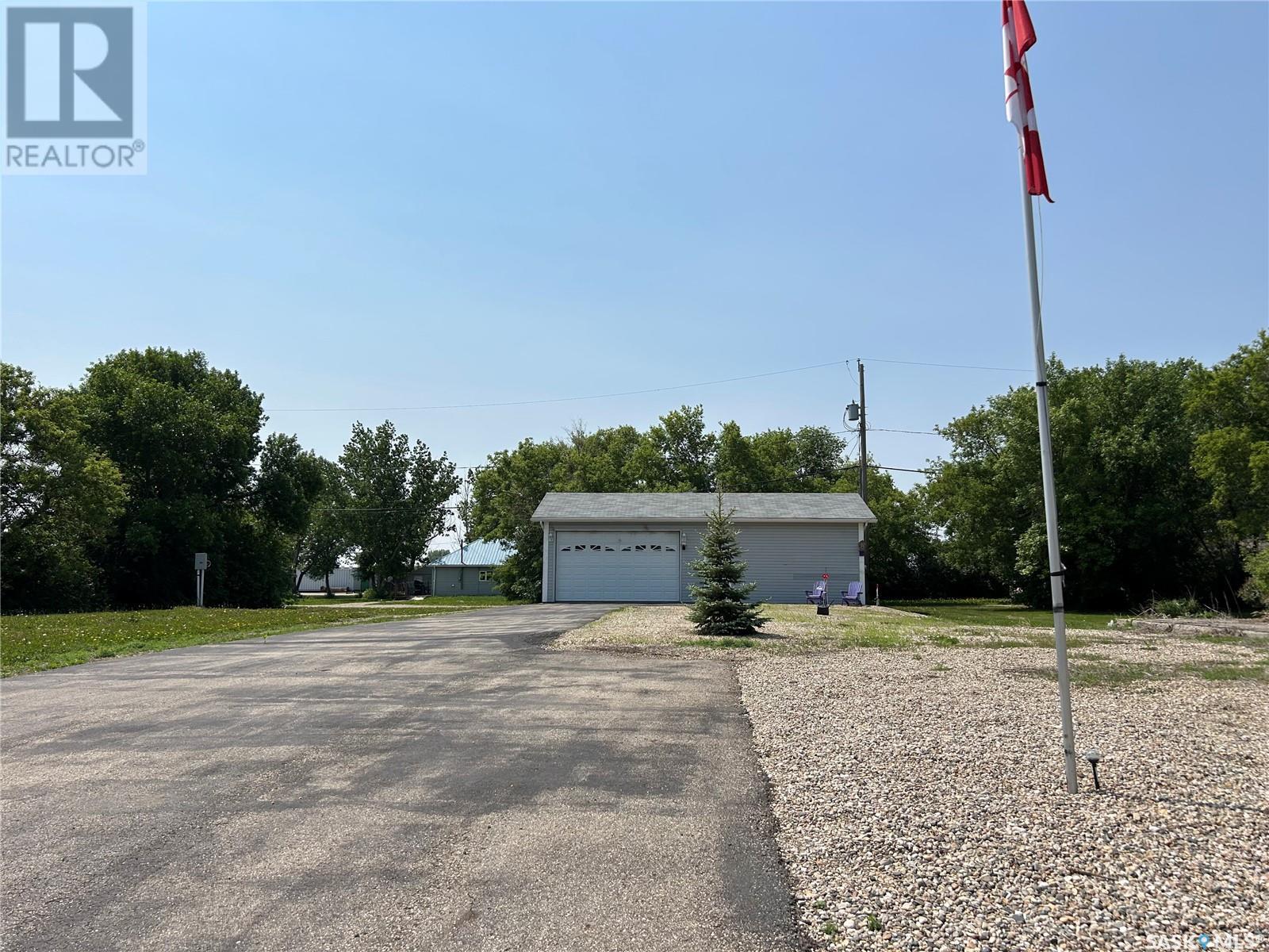 109 Noggle Street, Lampman, Saskatchewan  S0C 1N0 - Photo 3 - SK008922