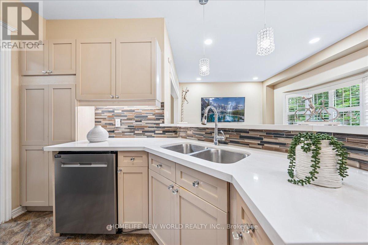 12 Casa Grande Street, Richmond Hill, Ontario  L4S 1R5 - Photo 18 - N12208255