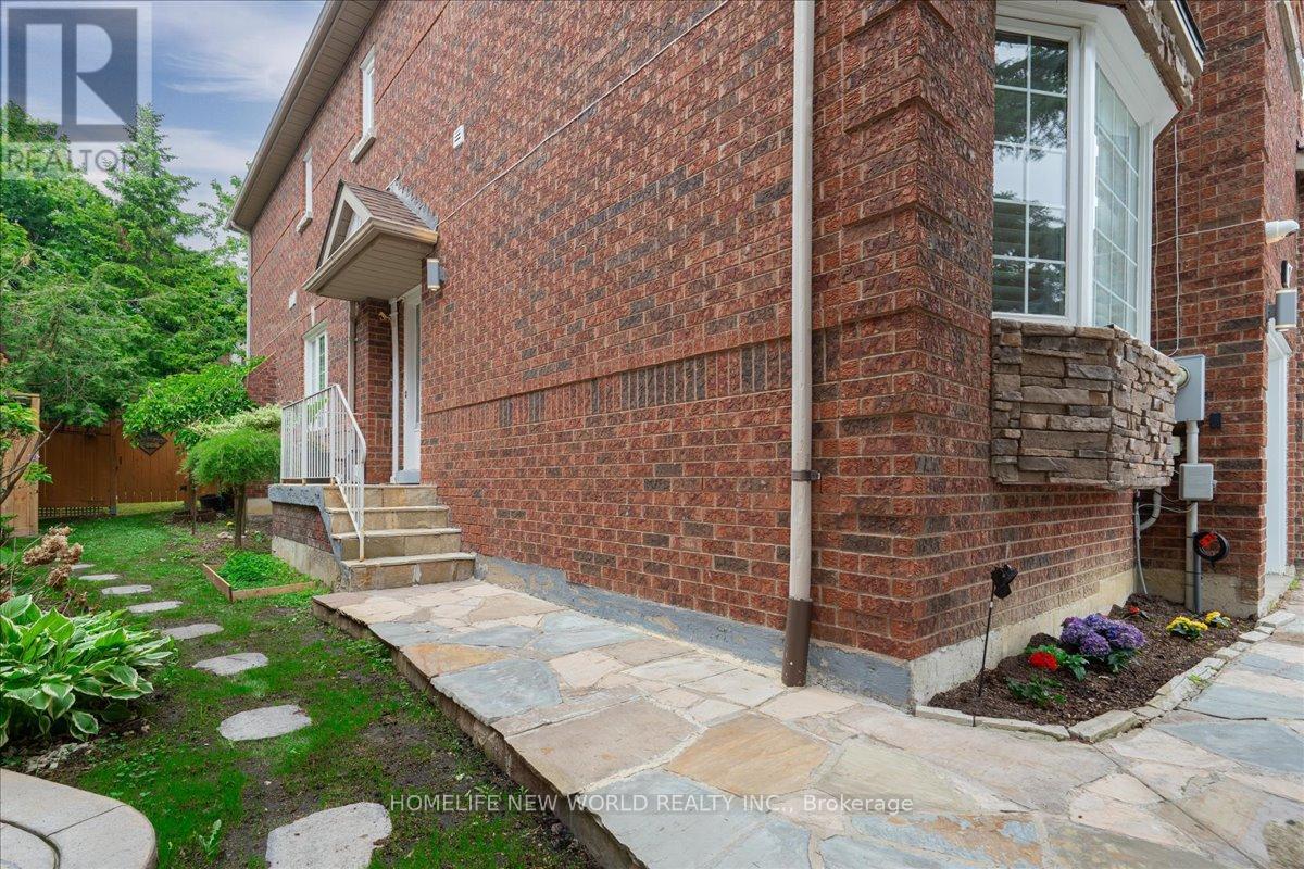 12 Casa Grande Street, Richmond Hill, Ontario  L4S 1R5 - Photo 6 - N12208255