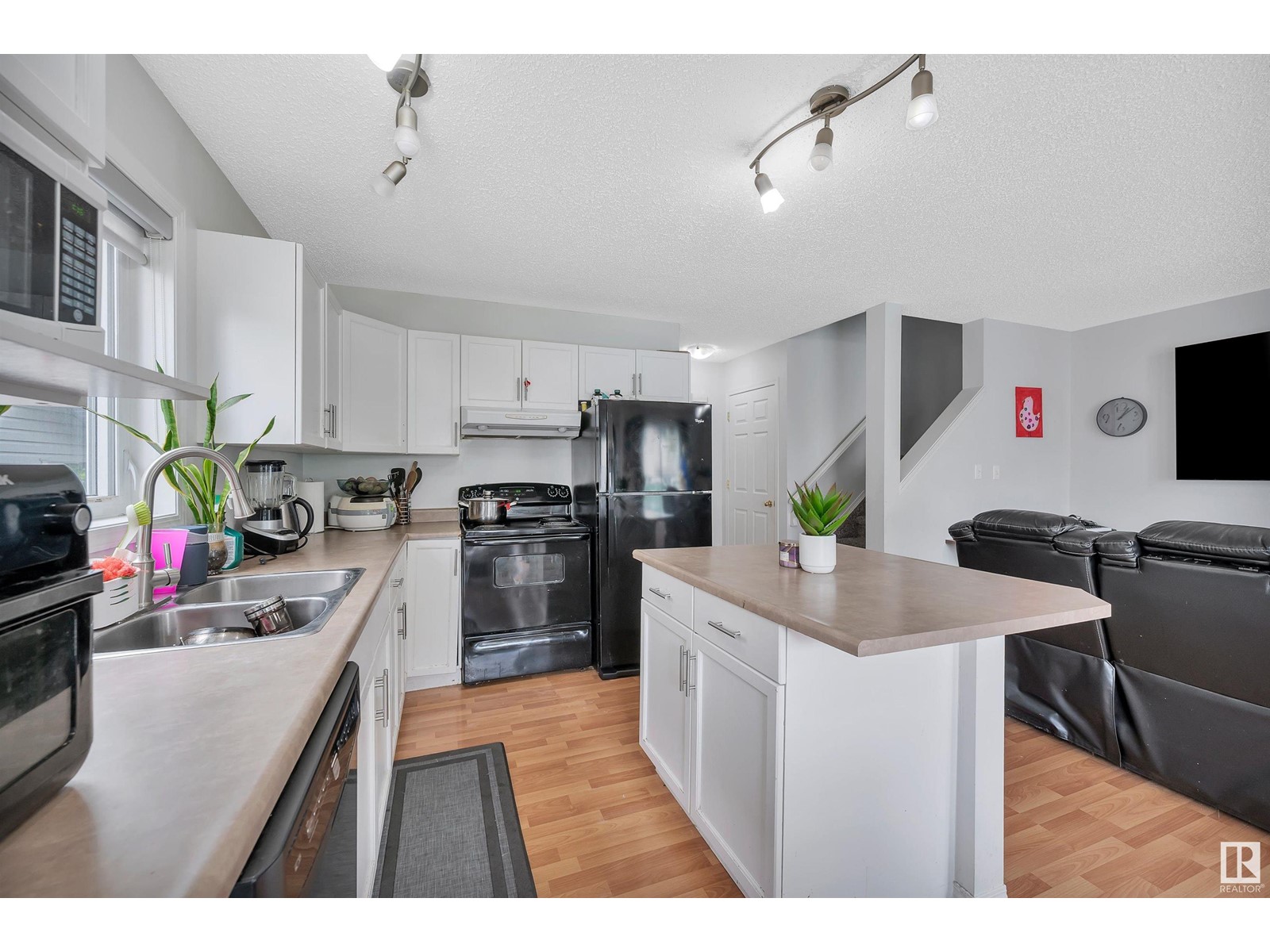 Property at #76 115 CHESTERMERE DR image 5