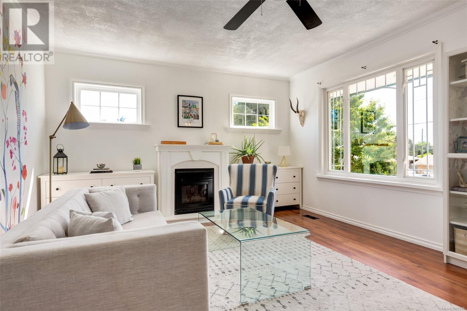 Property at 536 Bradley St image 3