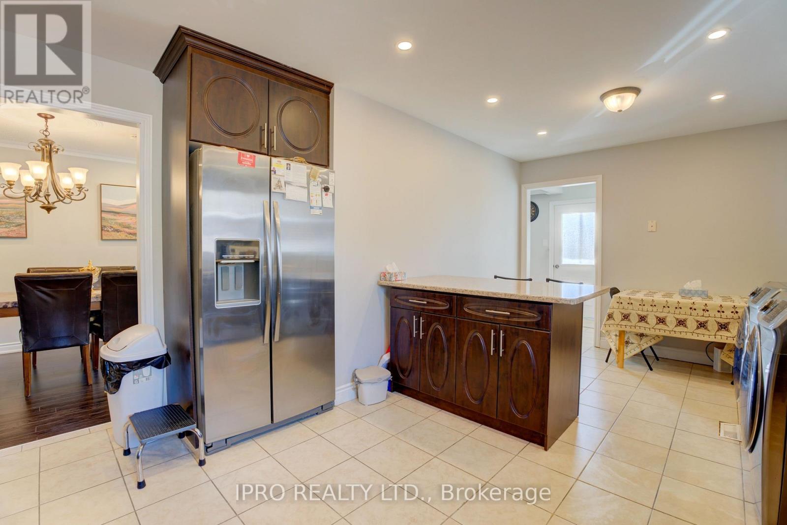 208 Meadows Boulevard, Mississauga, Ontario  L4Z 1J9 - Photo 10 - W12208212