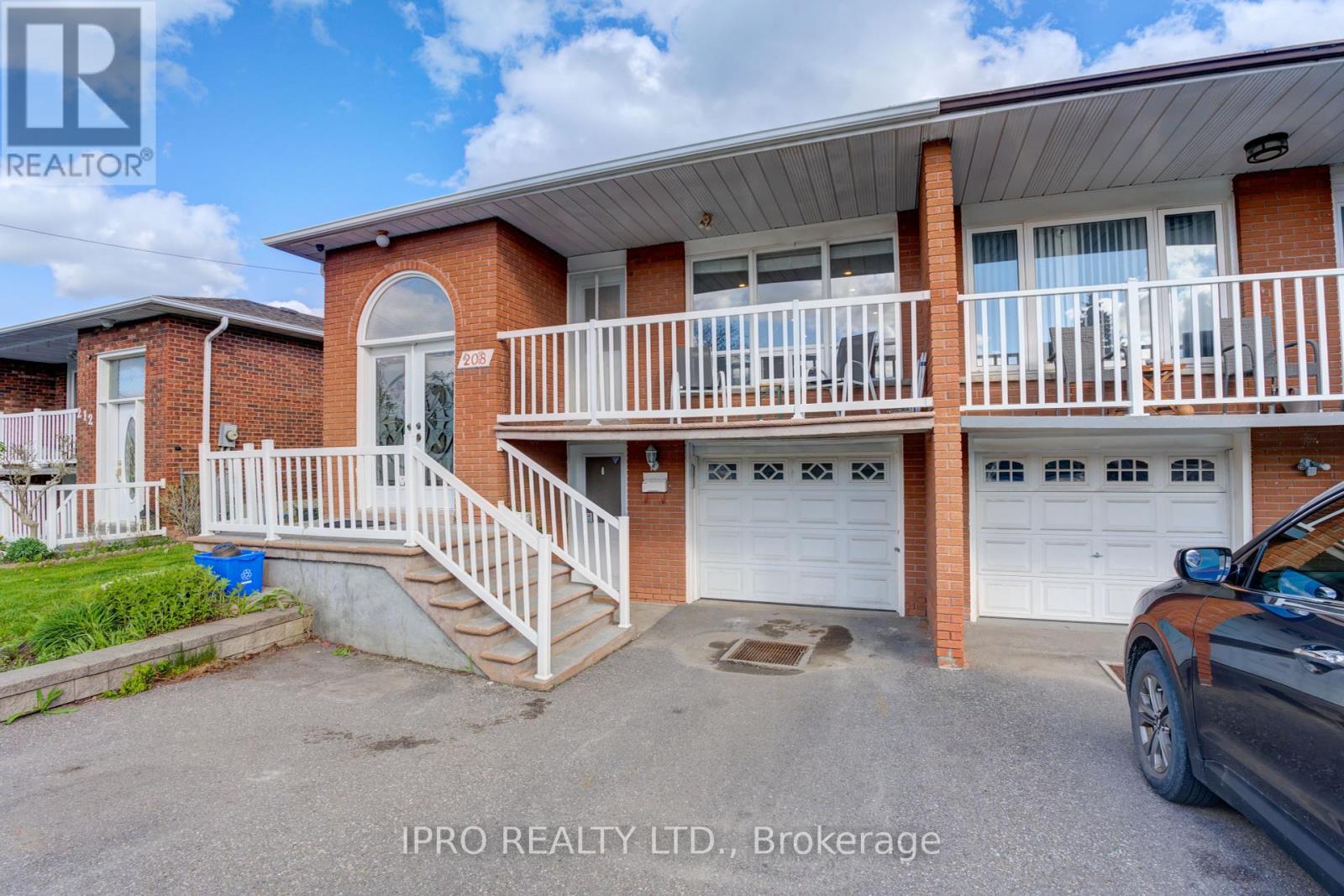 208 Meadows Boulevard, Mississauga, Ontario  L4Z 1J9 - Photo 5 - W12208212