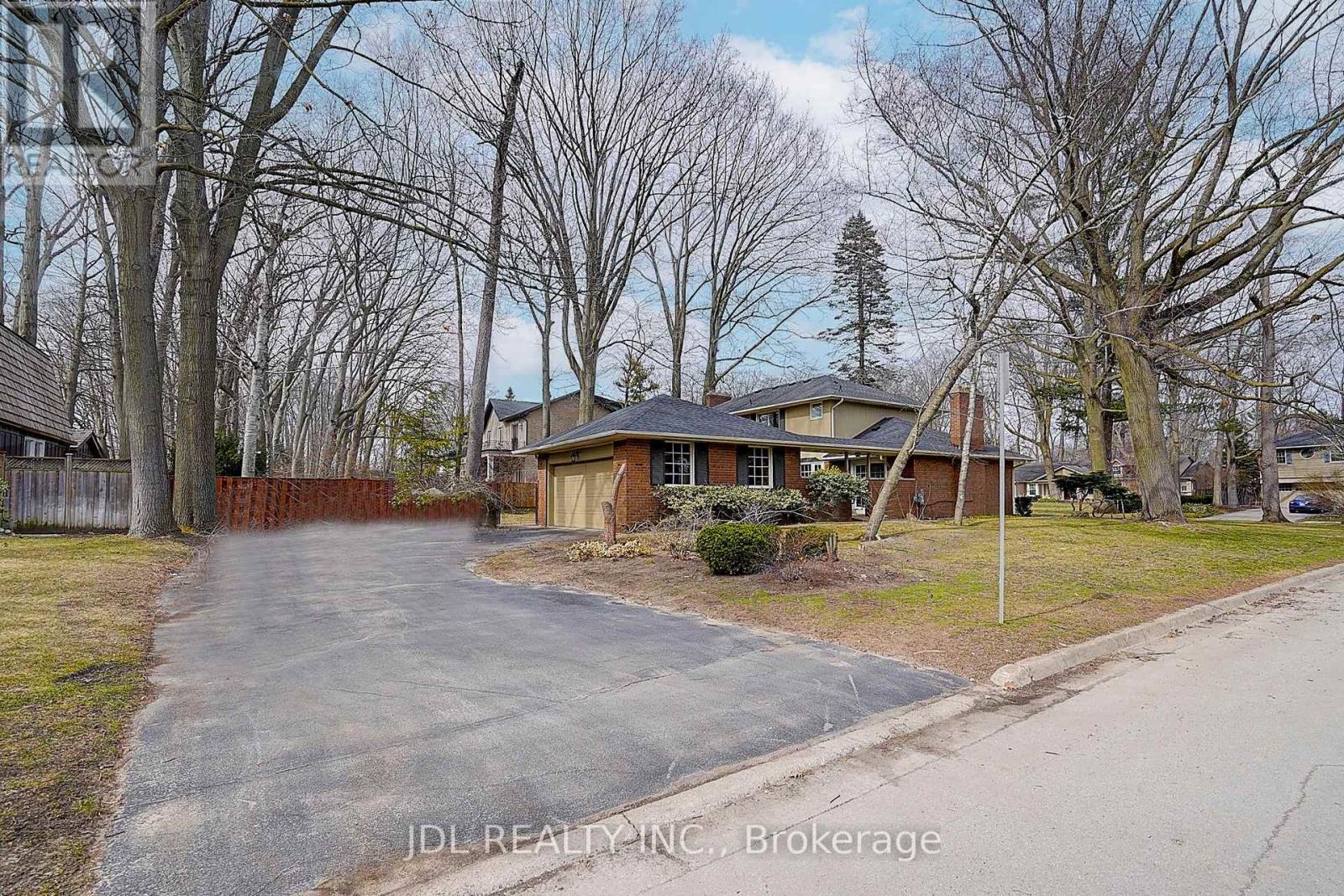 312 Dalewood Drive, Oakville, Ontario  L6J 4P5 - Photo 35 - W12208222