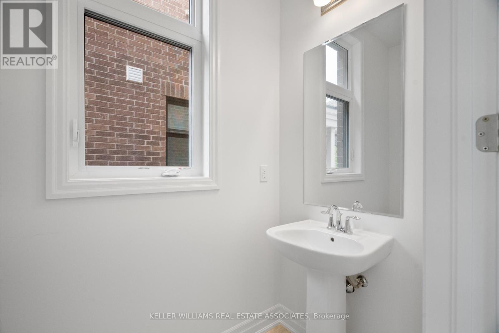 3142 Duggan Trail, Oakville, Ontario  L6H 7X1 - Photo 17 - W12208232