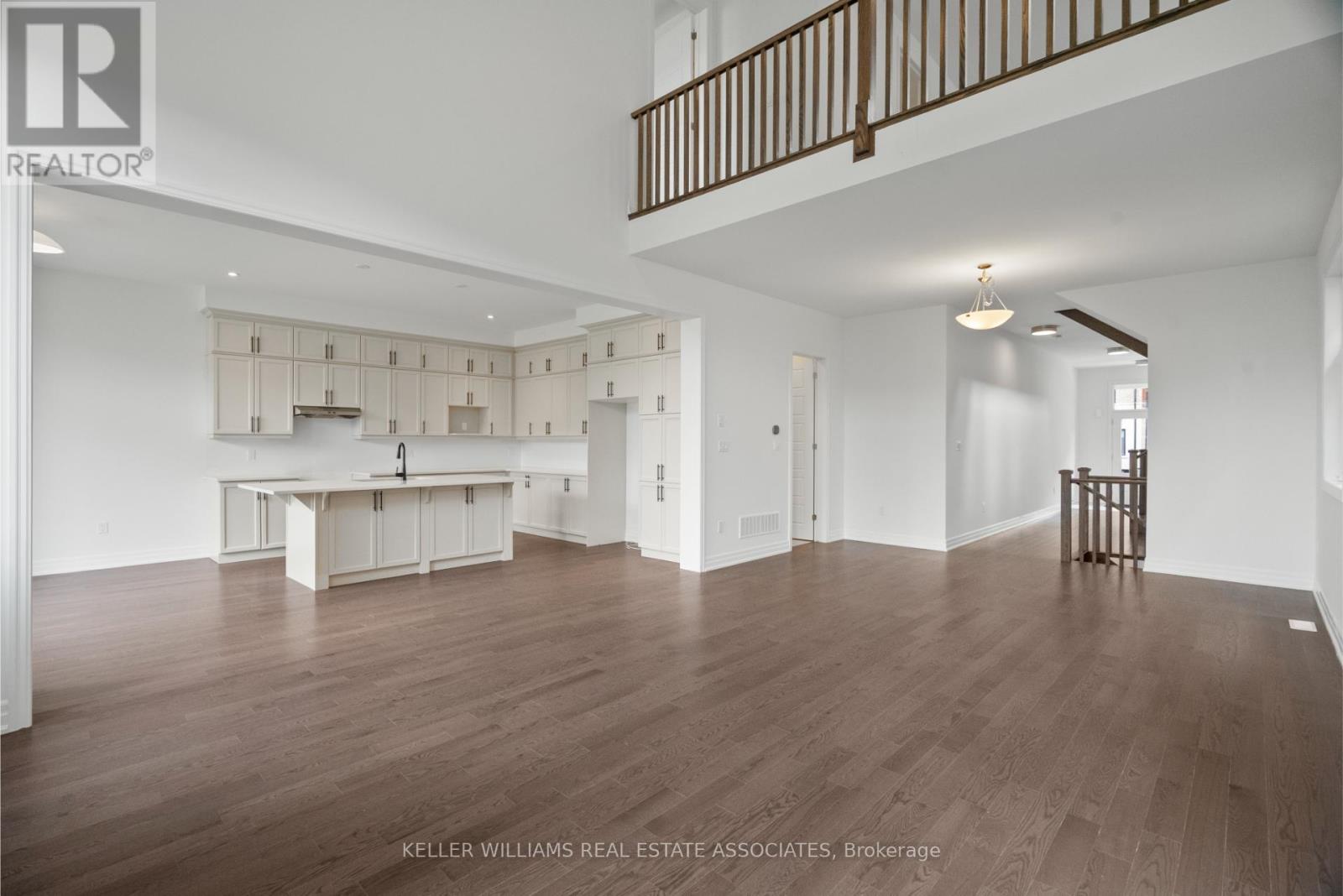 3142 Duggan Trail, Oakville, Ontario  L6H 7X1 - Photo 7 - W12208232