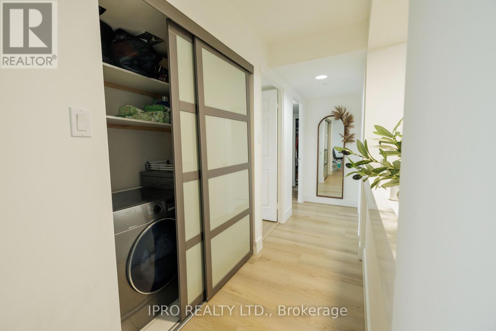 408 - 50 Eglinton Avenue W, Mississauga, Ontario  L5R 3P5 - Photo 13 - W12208243