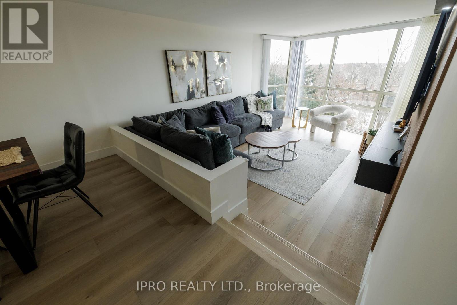 408 - 50 Eglinton Avenue W, Mississauga, Ontario  L5R 3P5 - Photo 2 - W12208243