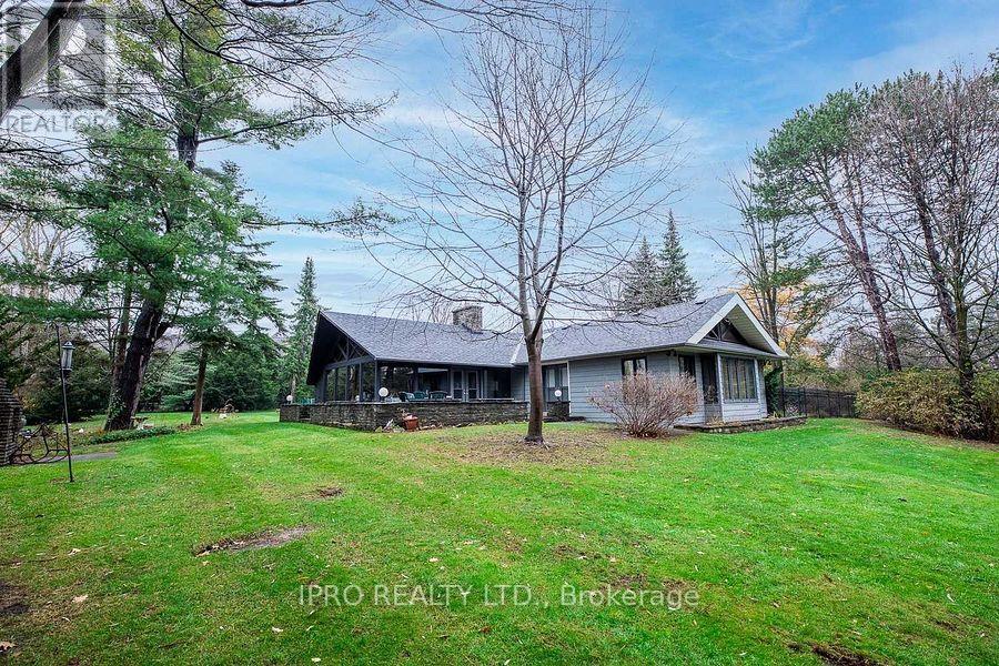 1356 Oak Lane, Mississauga, Ontario  L5H 2X7 - Photo 5 - W12208246