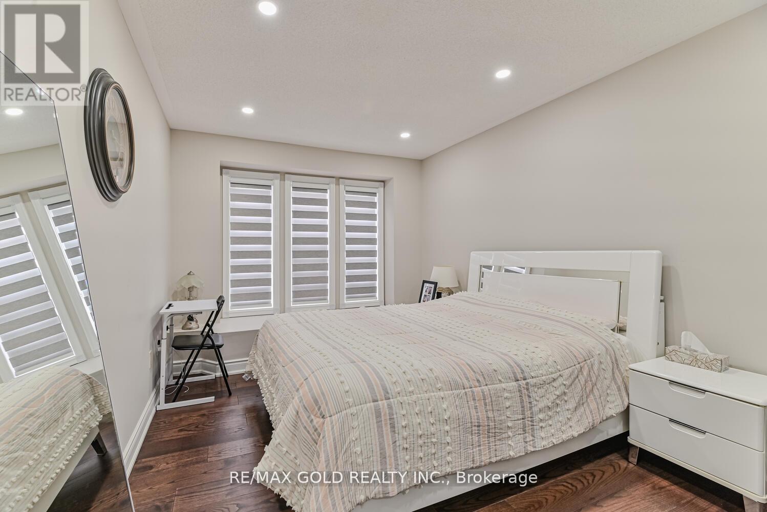 9 Fairlawn Boulevard, Brampton, Ontario  L6P 1B6 - Photo 21 - W12208261