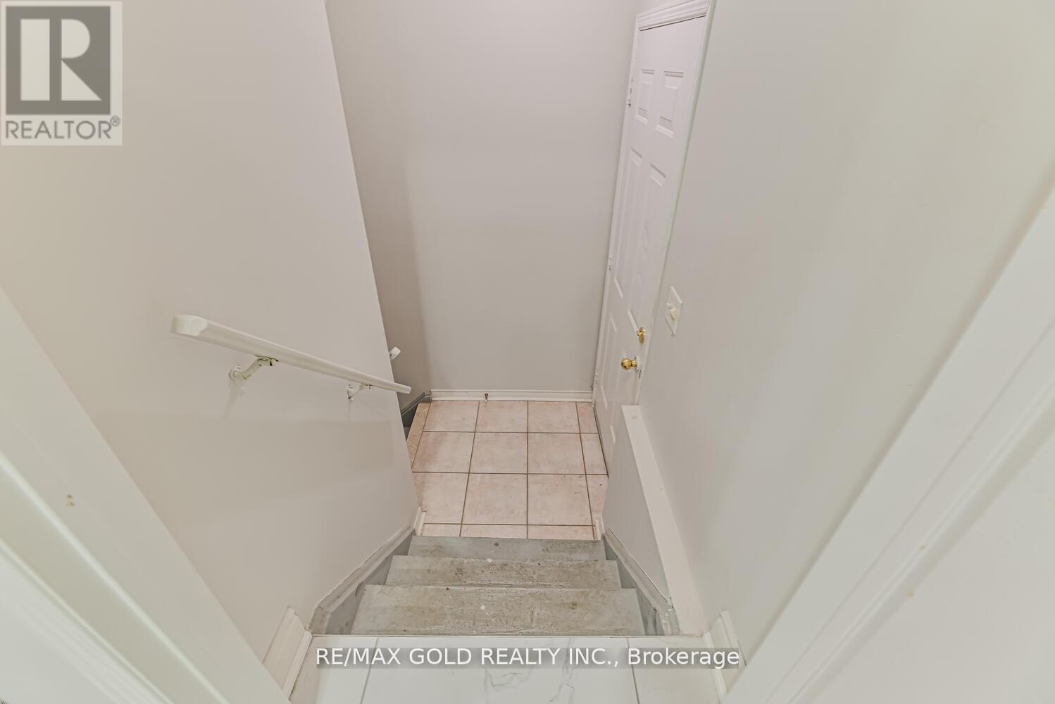 9 Fairlawn Boulevard, Brampton, Ontario  L6P 1B6 - Photo 26 - W12208261