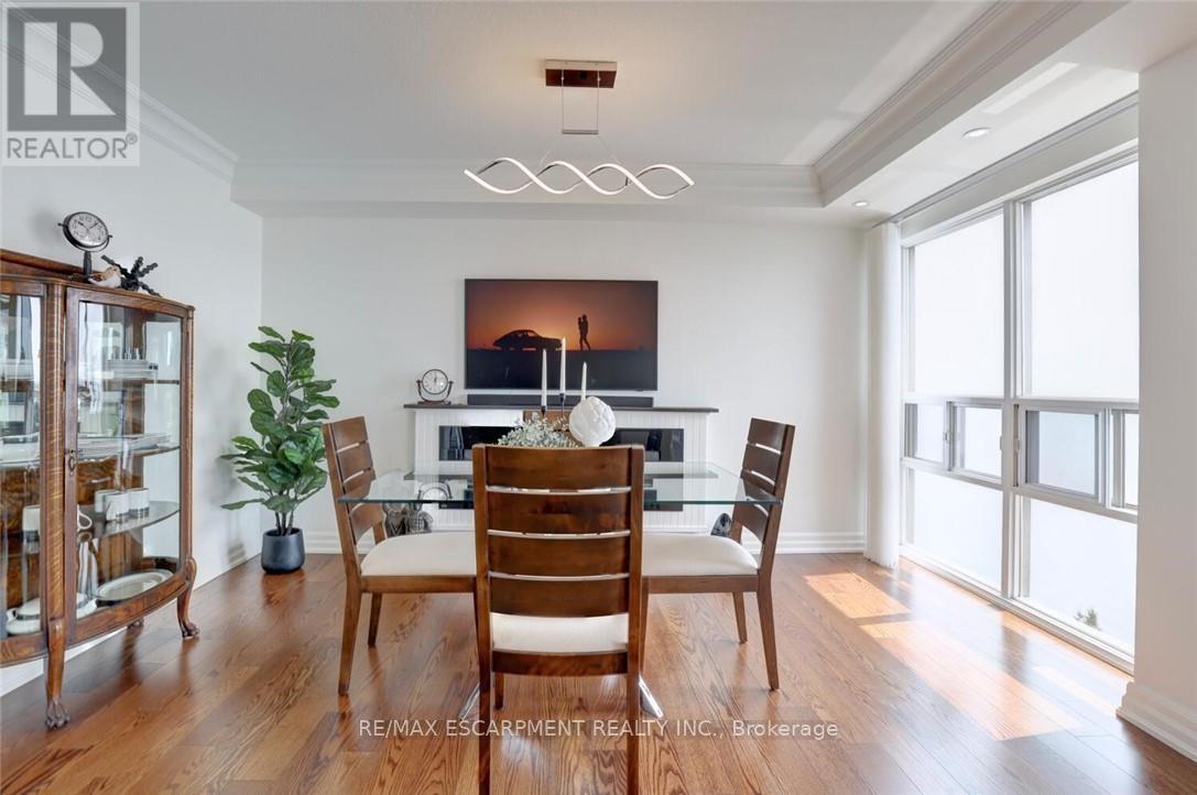 803 - 2210 Lakeshore Road N, Burlington, Ontario  L7R 4J9 - Photo 14 - W12208262