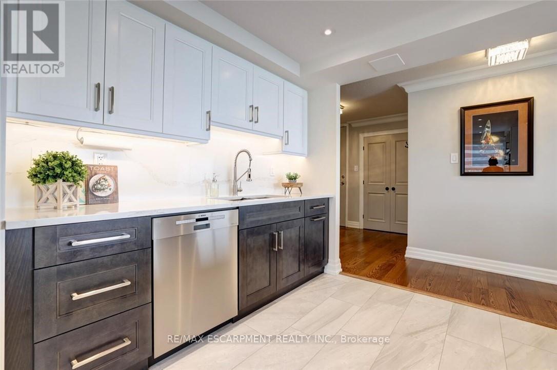 803 - 2210 Lakeshore Road N, Burlington, Ontario  L7R 4J9 - Photo 23 - W12208262