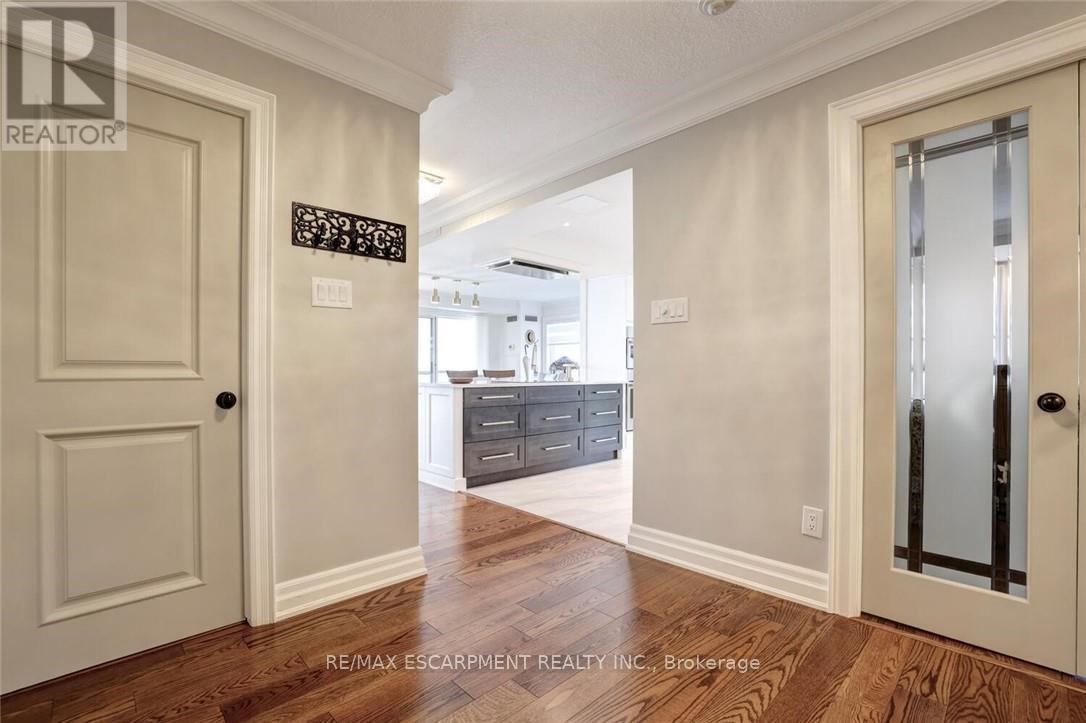 803 - 2210 Lakeshore Road N, Burlington, Ontario  L7R 4J9 - Photo 25 - W12208262