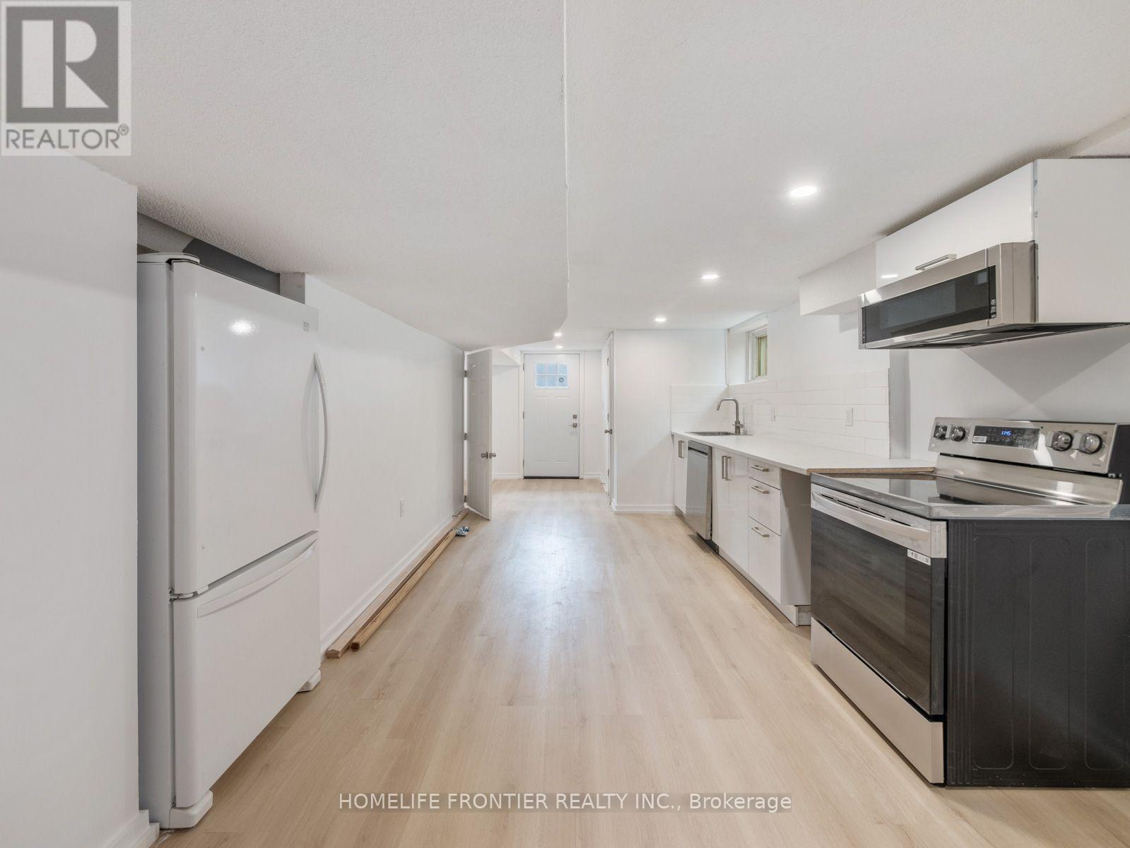 Lower - 12 Gibson Avenue, Toronto, Ontario  M9V 2S6 - Photo 8 - W12208268