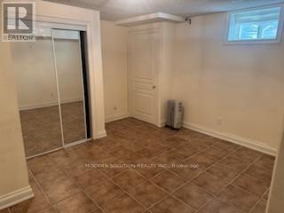 661 Merlot Court, Mississauga, Ontario  L5H 4M4 - Photo 8 - W12208273