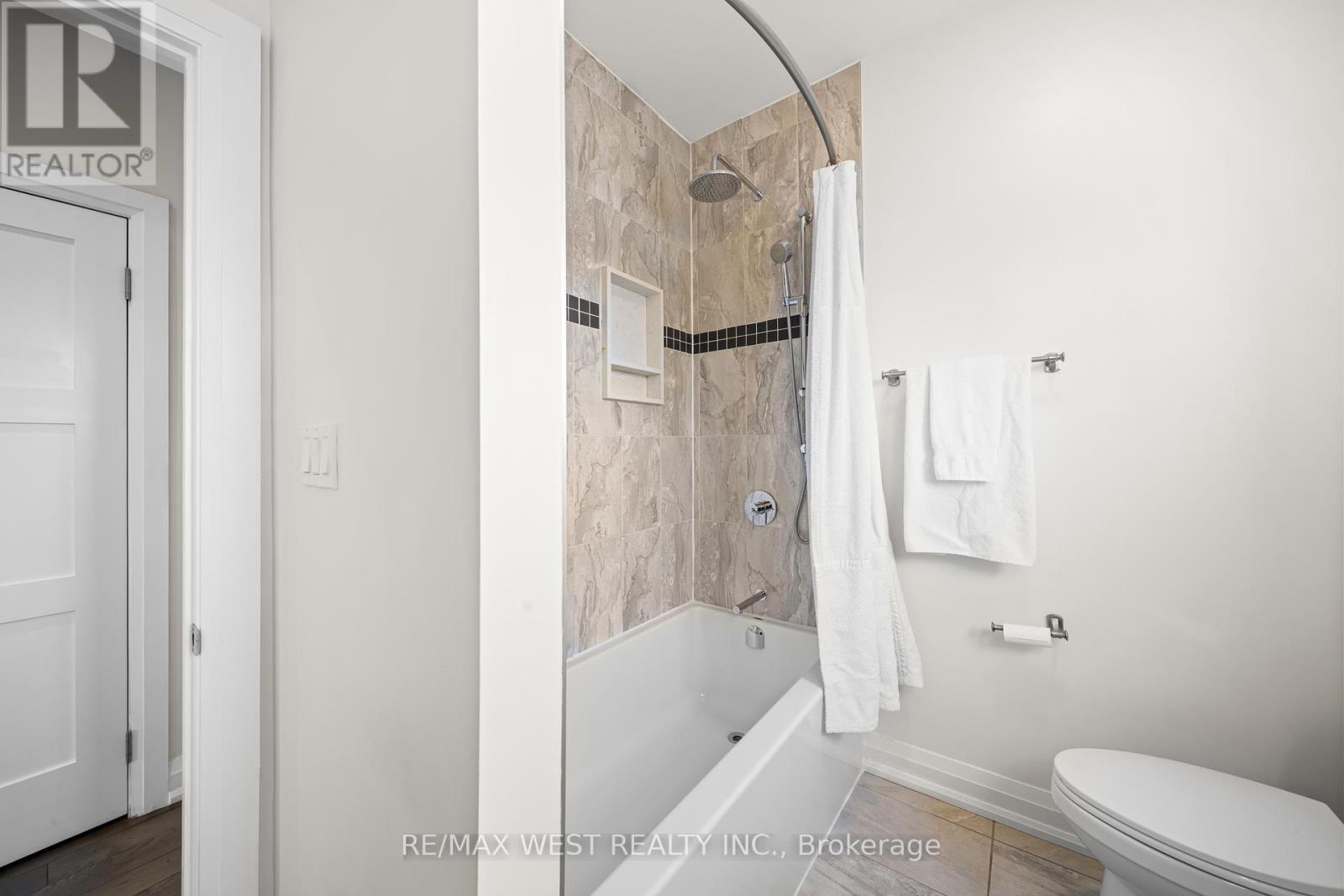 714 Willard Avenue, Toronto, Ontario  M6S 3S5 - Photo 17 - W12208274
