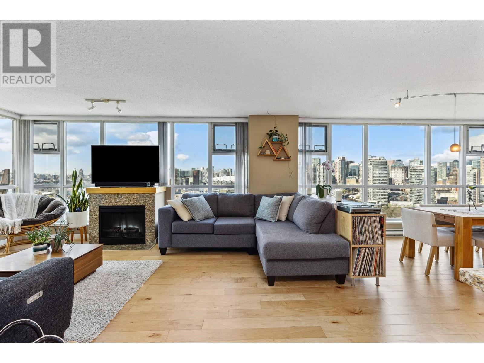 2102 125 Milross Avenue, Vancouver, British Columbia  V6A 0A1 - Photo 2 - R3013272