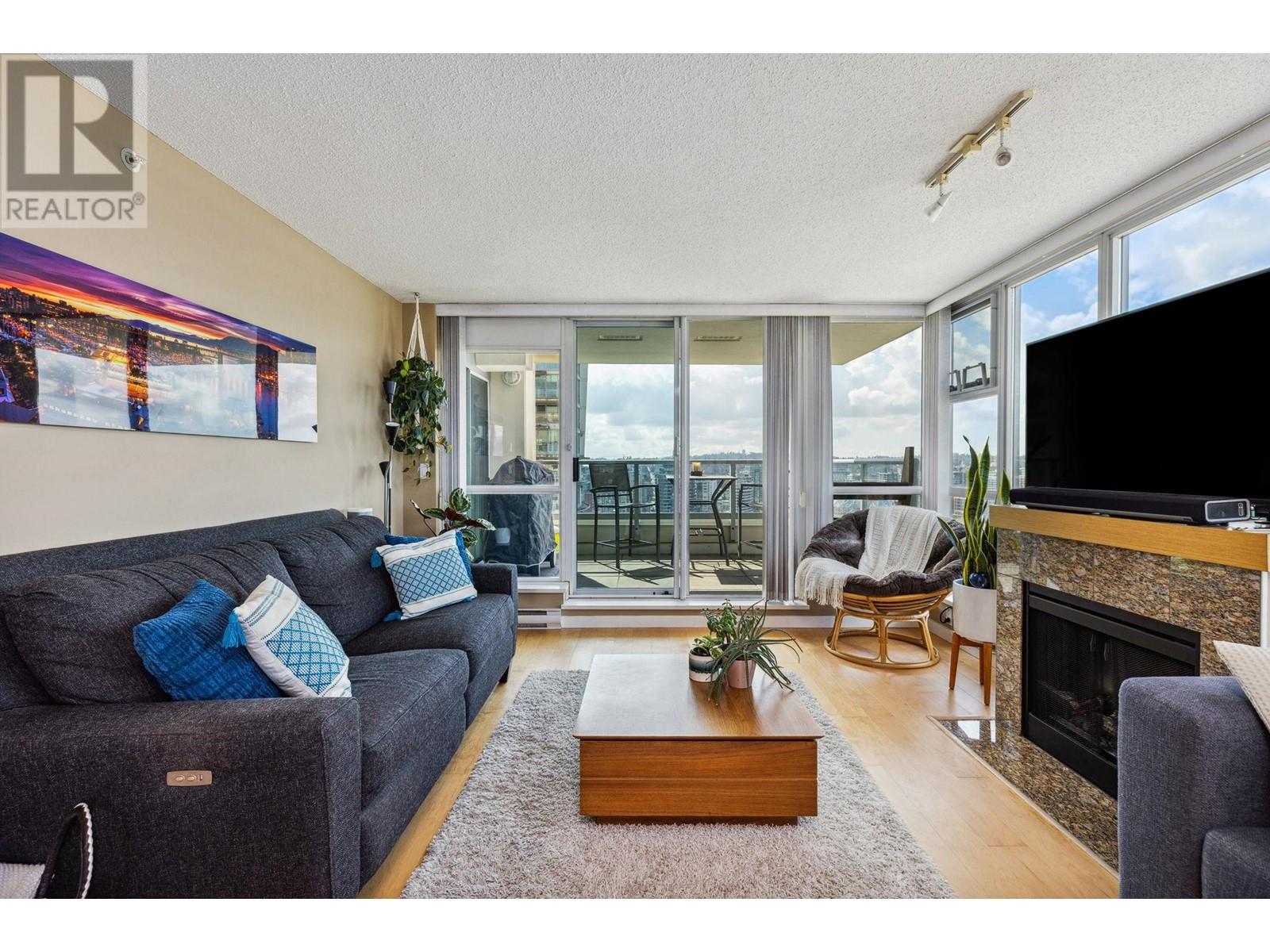 2102 125 Milross Avenue, Vancouver, British Columbia  V6A 0A1 - Photo 3 - R3013272