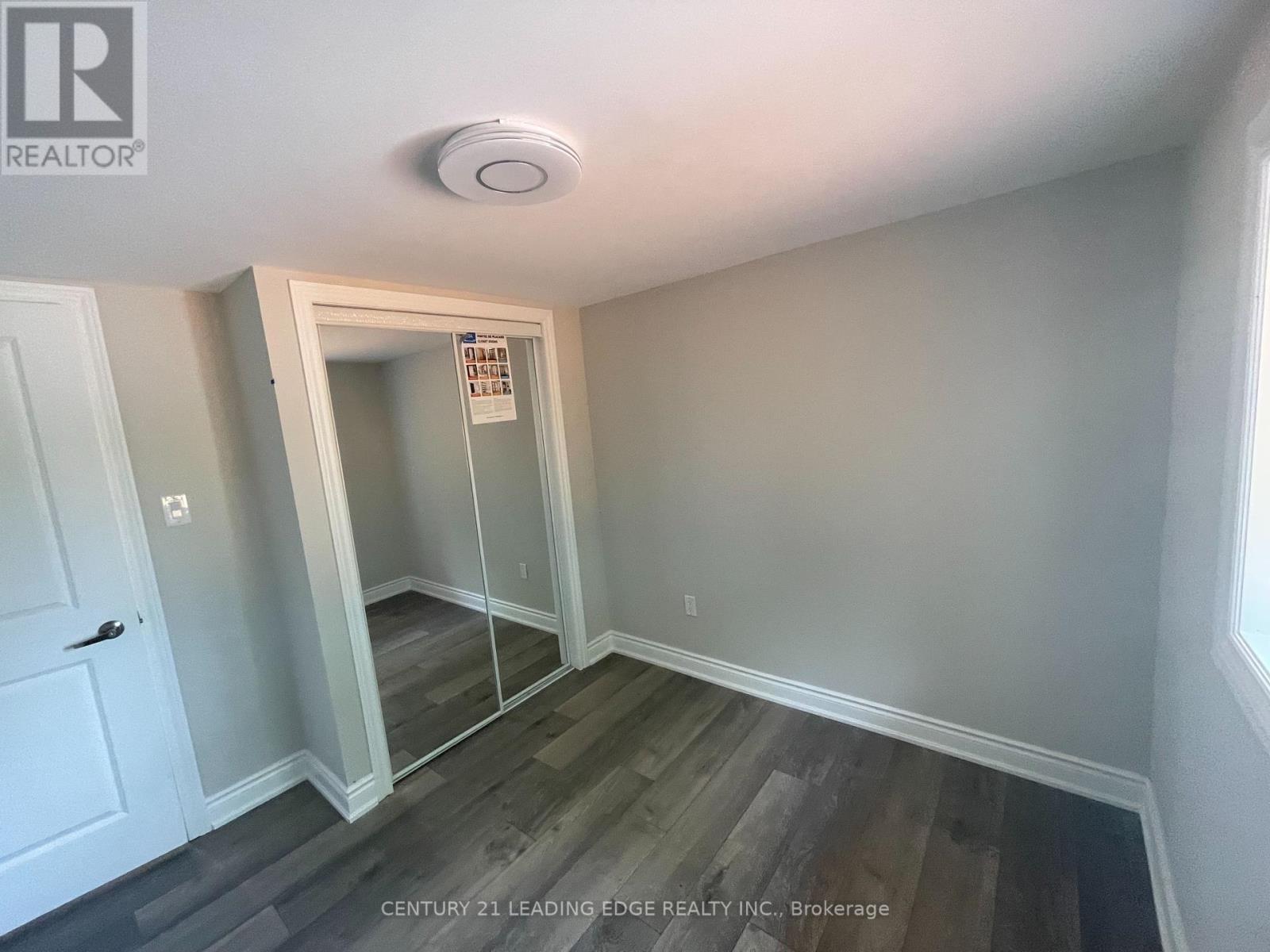 Side - 314 Grove E Street, Barrie, Ontario  L4M 5J3 - Photo 6 - S12200571