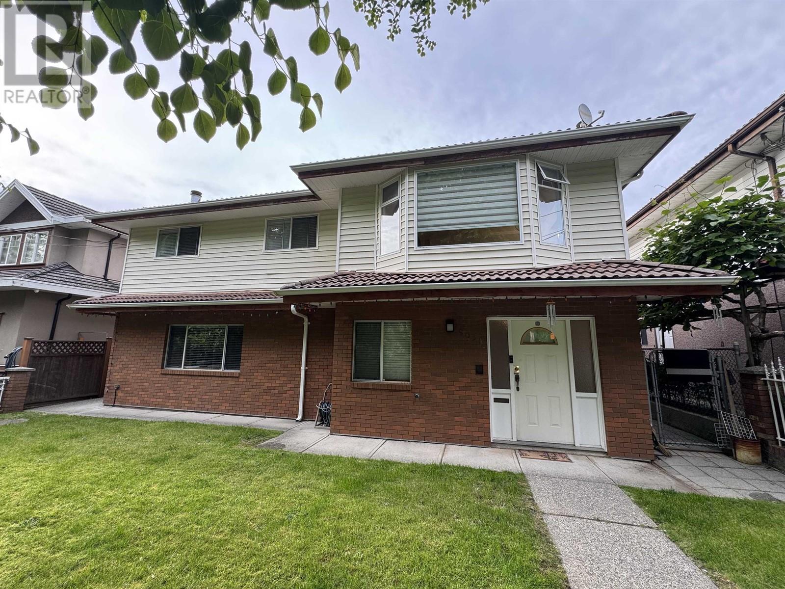5031 Halifax Street, Burnaby, British Columbia  V5B 2N4 - Photo 1 - R3013290