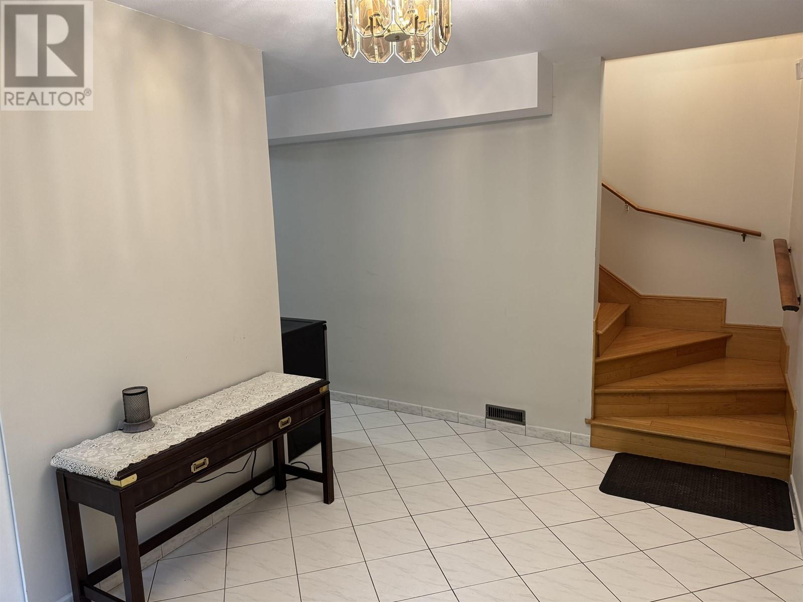 5031 Halifax Street, Burnaby, British Columbia  V5B 2N4 - Photo 2 - R3013290