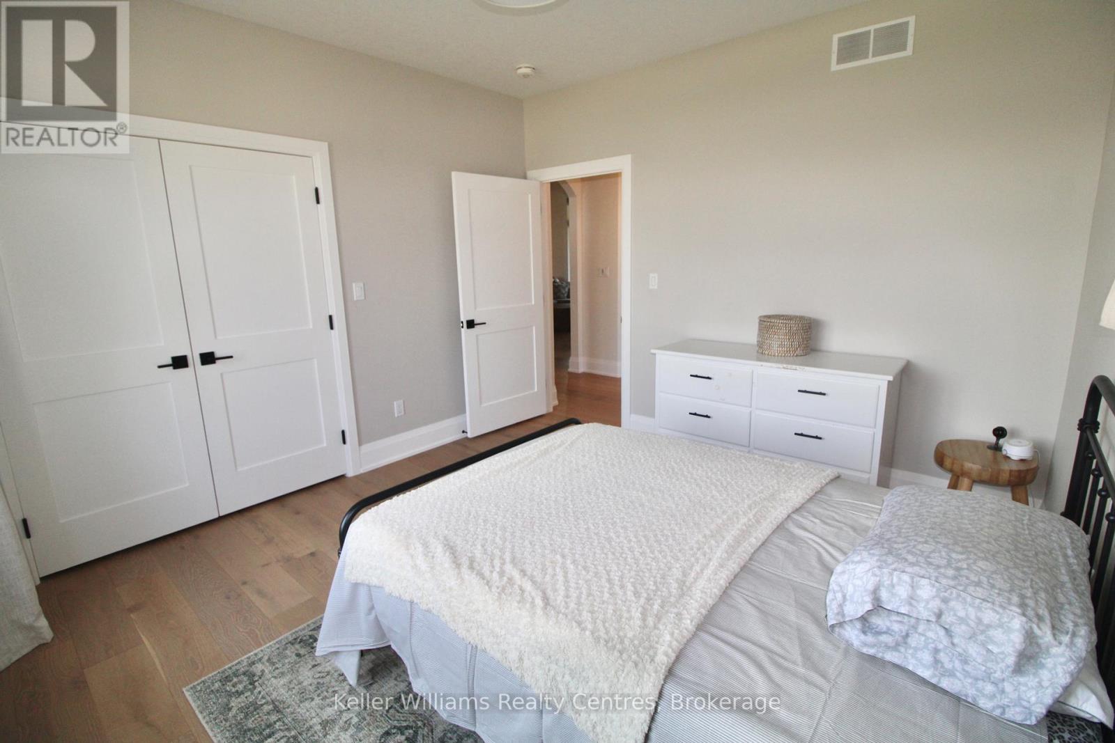 231 Devinwood Avenue, Brockton, Ontario  N0G 2V0 - Photo 28 - X12208290