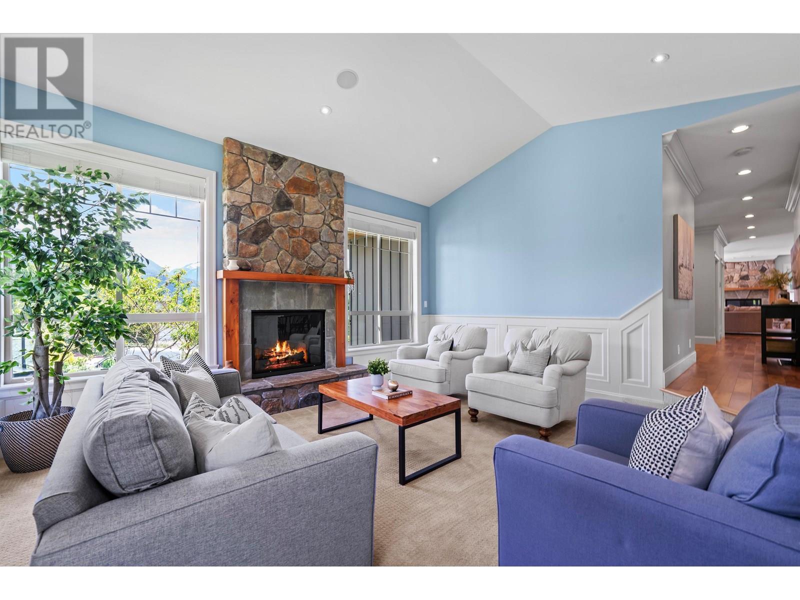1041 Glacier View Place, Squamish, British Columbia  V8B 0G1 - Photo 10 - R3013339