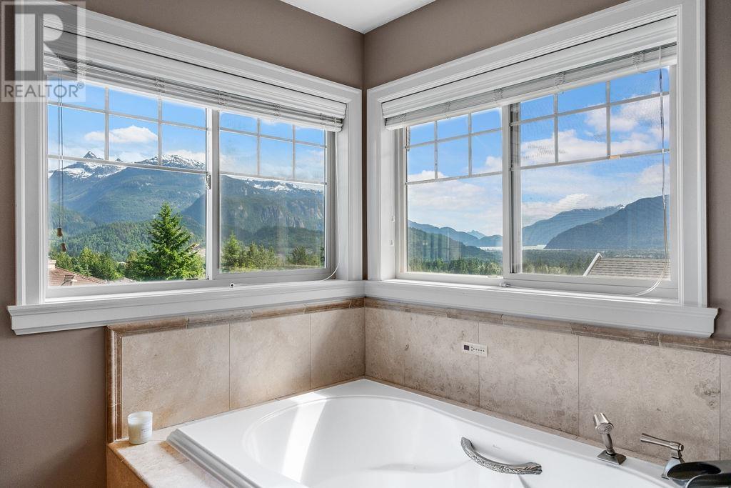 1041 Glacier View Place, Squamish, British Columbia  V8B 0G1 - Photo 14 - R3013339