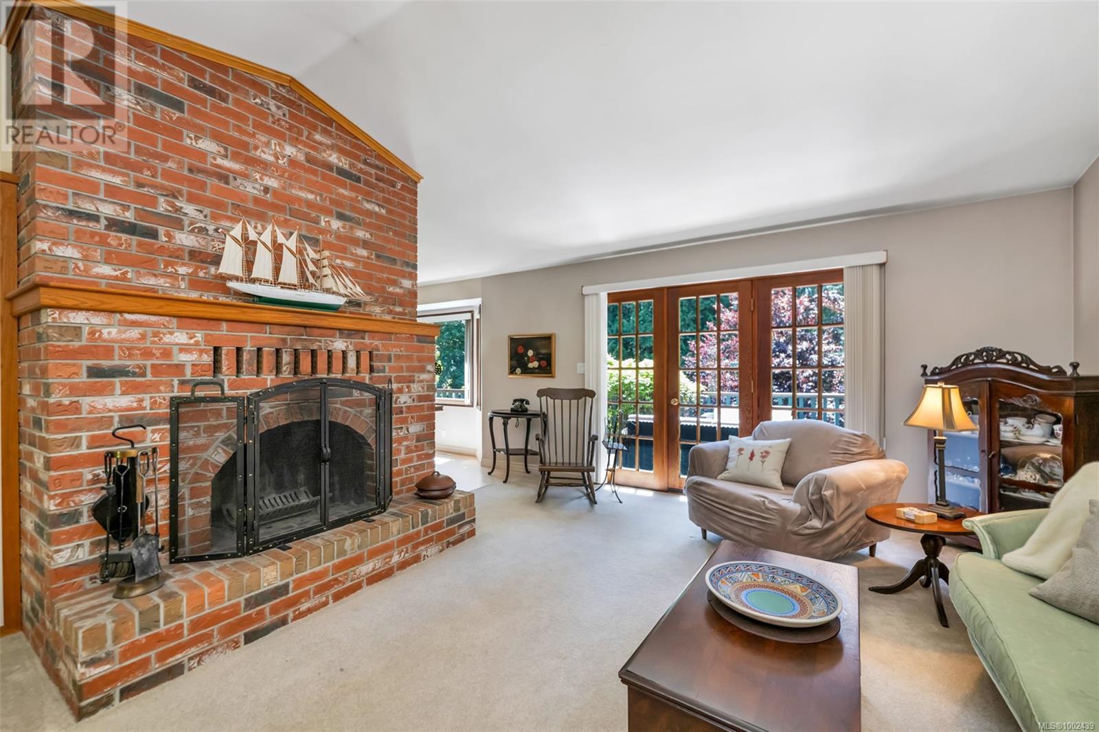 Property at 665 Meredith Rd image 3