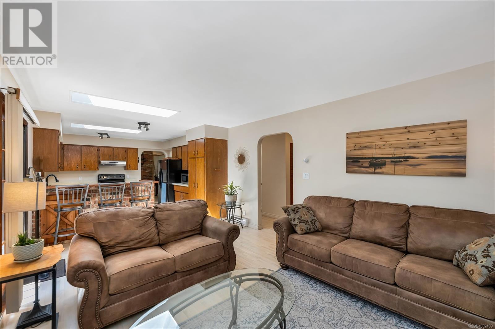 Property at 665 Meredith Rd image 2