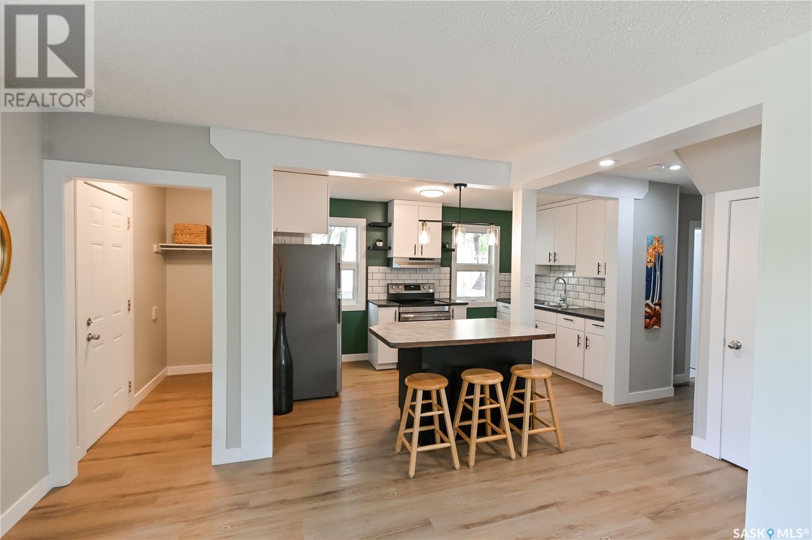 123 24th Street E, Prince Albert, Saskatchewan  S6V 1R6 - Photo 3 - SK008792