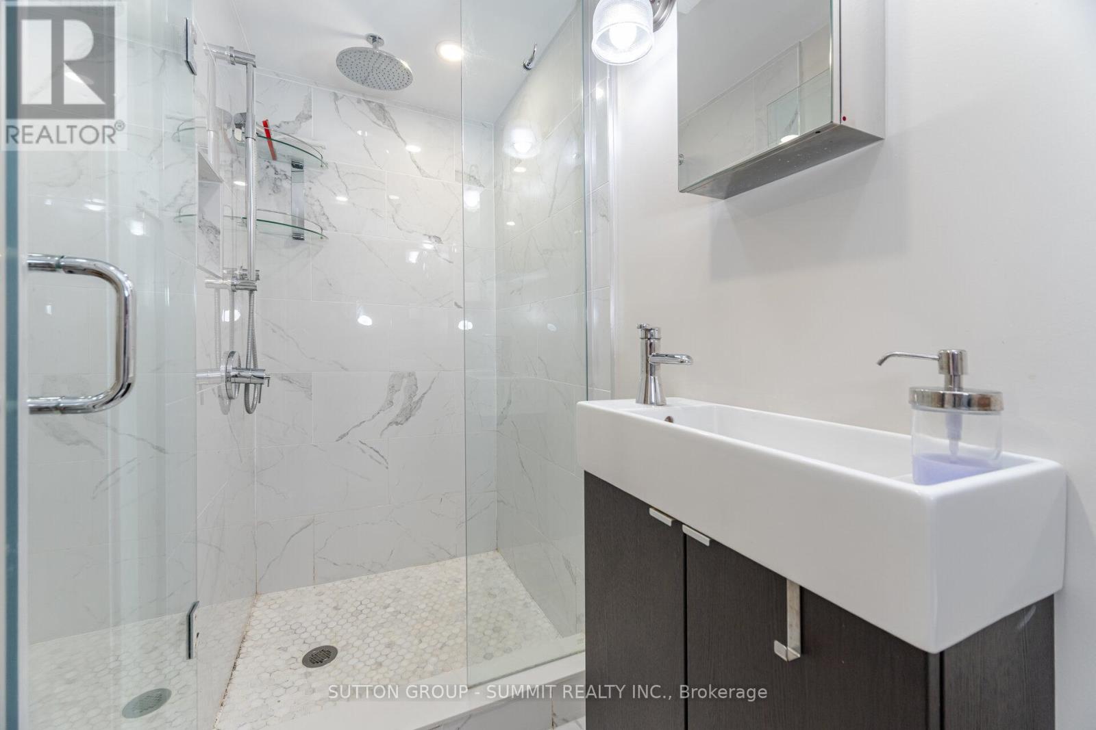 57 Stephen Drive, Toronto, Ontario  M8Y 3M8 - Photo 28 - W12208298