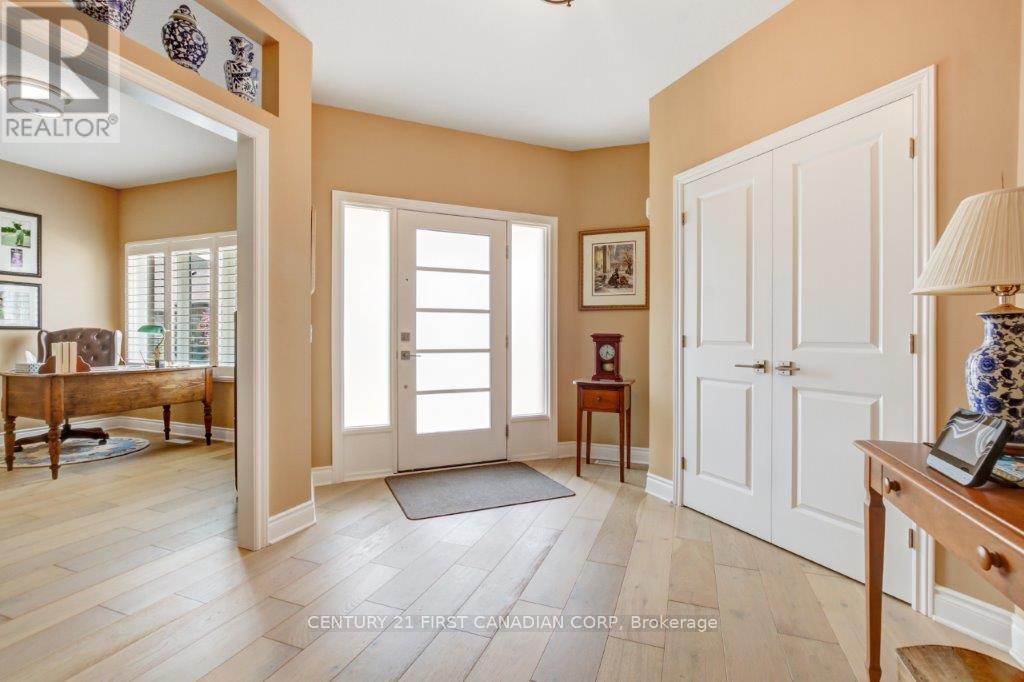 2441 Moe Norman Way, London South, Ontario  N6K 5R5 - Photo 6 - X12208352