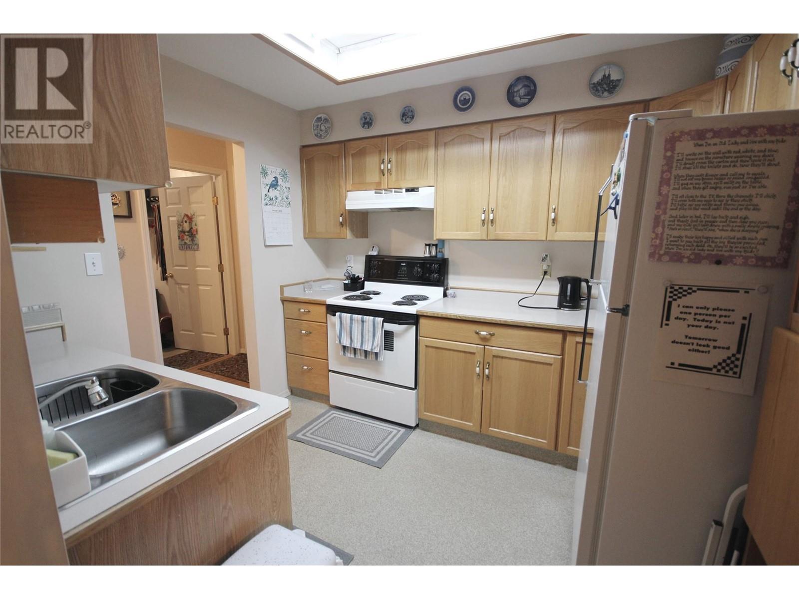 202 Edmonton Avenue Unit# 202, Penticton, British Columbia  V2A 2G8 - Photo 3 - 10333154