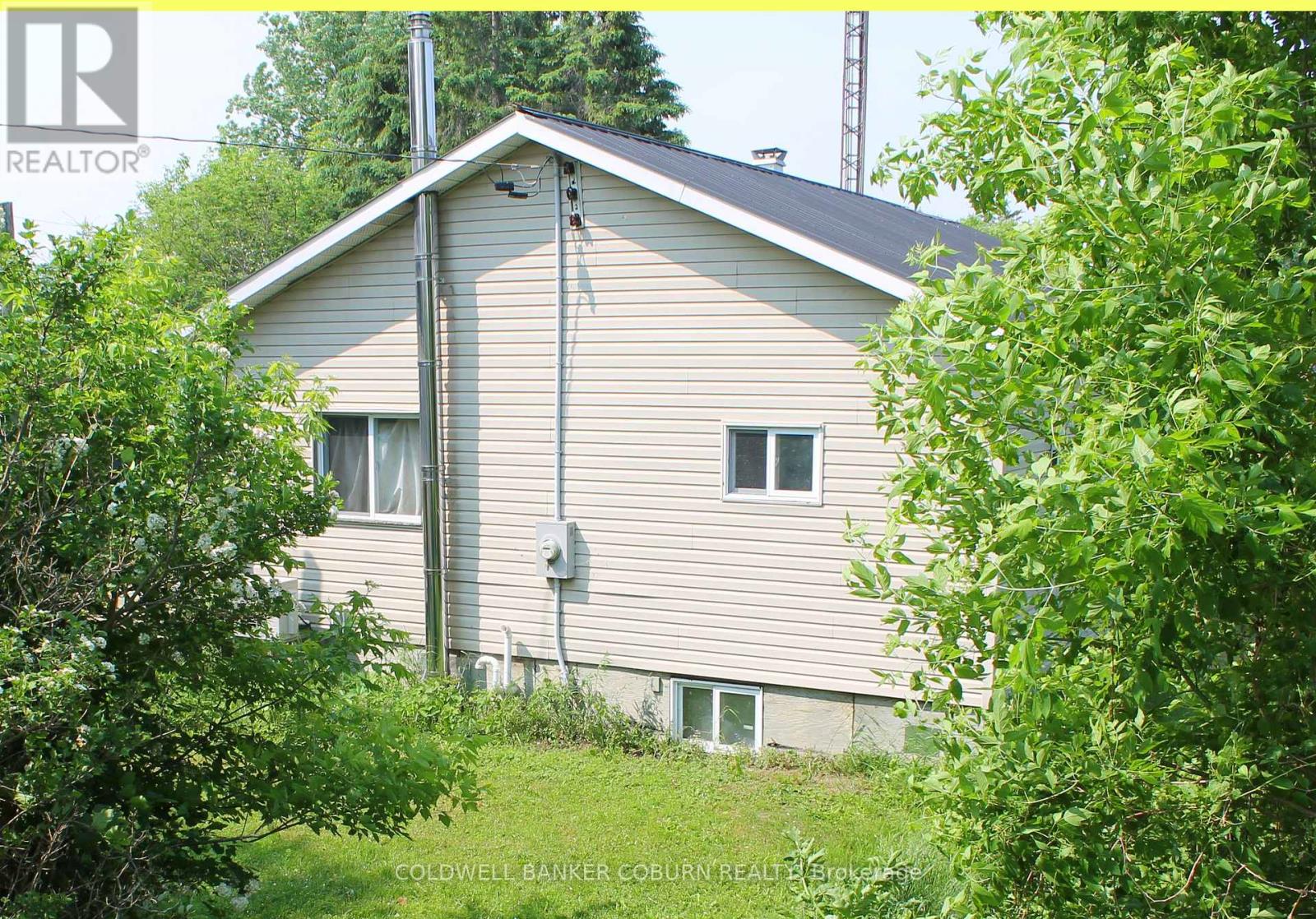 11597 Dundela Road, South Dundas, Ontario  K0E 1K0 - Photo 4 - X12208310