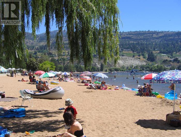 150 Skaha Place Unit# 402, Penticton, British Columbia