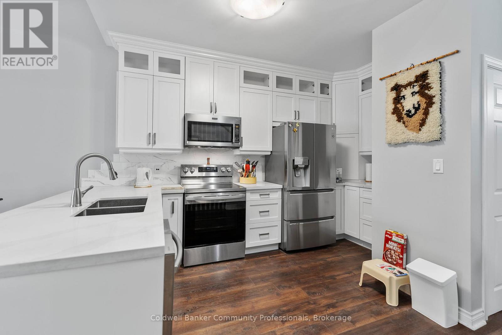 16 - 8142 Costabile Drive, Niagara Falls (Ascot), Ontario  L2H 3M3 - Photo 6 - X12208321