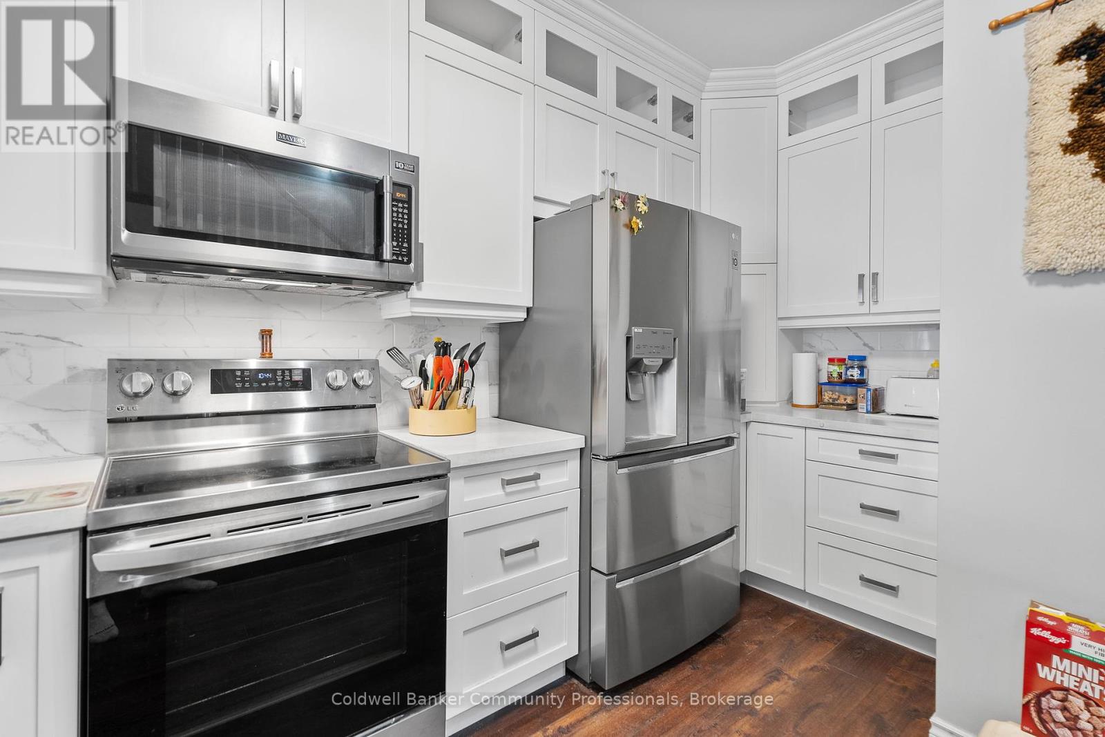 16 - 8142 Costabile Drive, Niagara Falls (Ascot), Ontario  L2H 3M3 - Photo 8 - X12208321