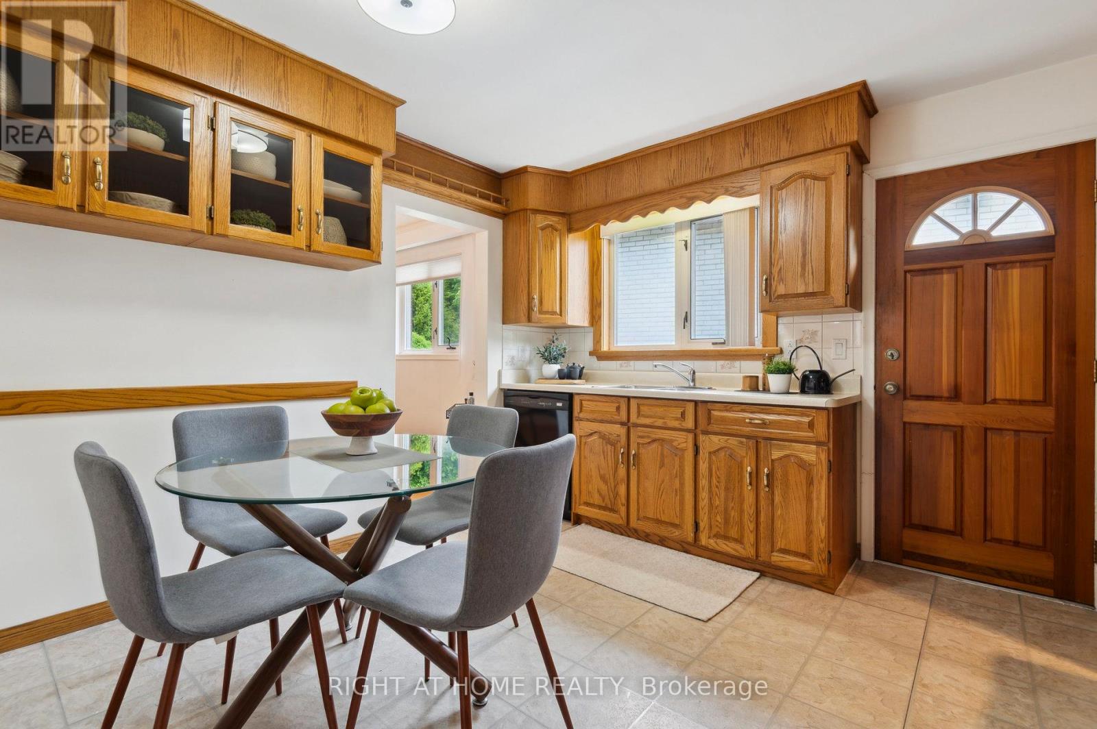 68 Highcourt Crescent, Toronto, Ontario  M1H 2L8 - Photo 11 - E12184193