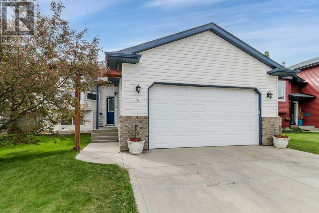 4 Firdale Close, Sylvan Lake, Alberta  T4S 2M1 - Photo 1 - A2227371