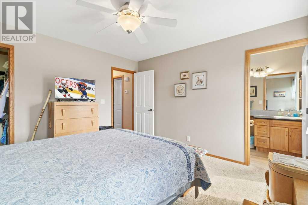 4 Firdale Close, Sylvan Lake, Alberta  T4S 2M1 - Photo 15 - A2227371