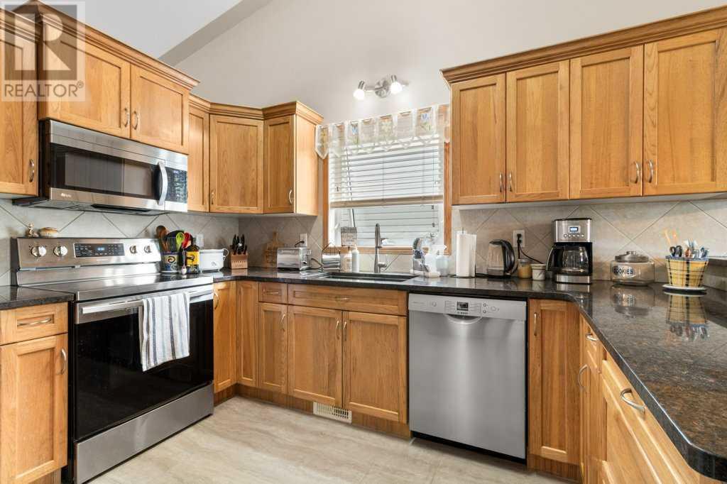 4 Firdale Close, Sylvan Lake, Alberta  T4S 2M1 - Photo 8 - A2227371