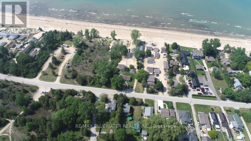 6493 West Parkway Drive, Lambton Shores, Ontario  N0N 1J2 - Photo 42 - X12092843
