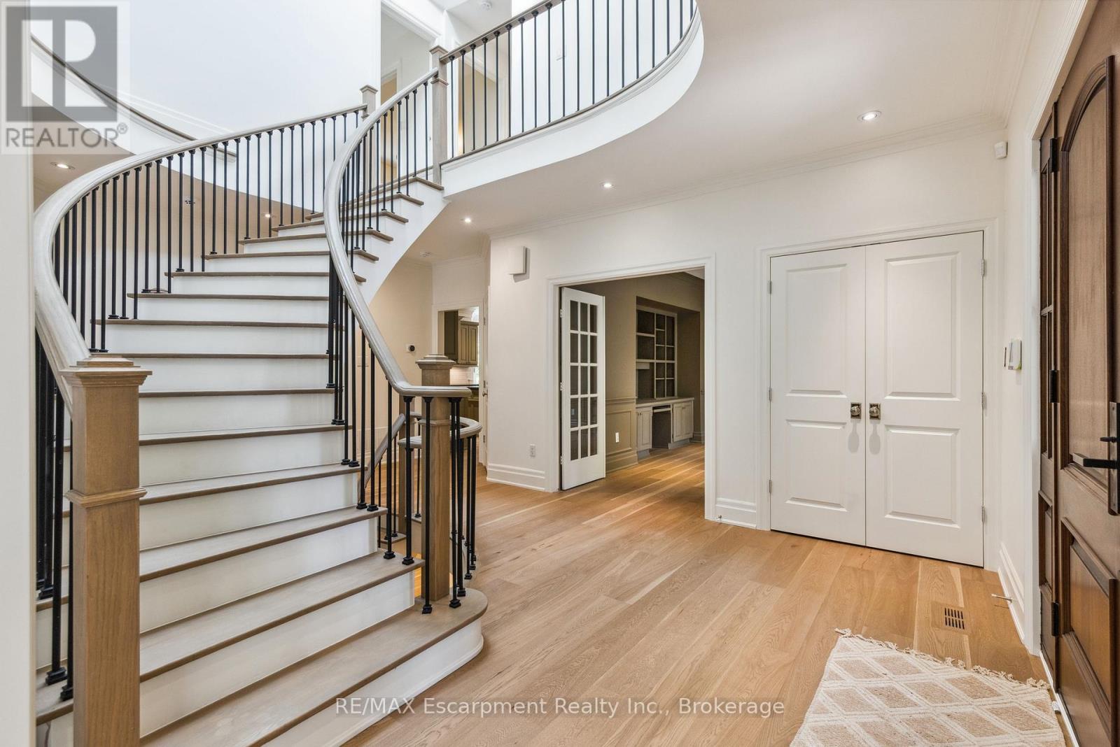 212 Poplar Drive, Oakville, Ontario  L6J 4C8 - Photo 17 - W12208375