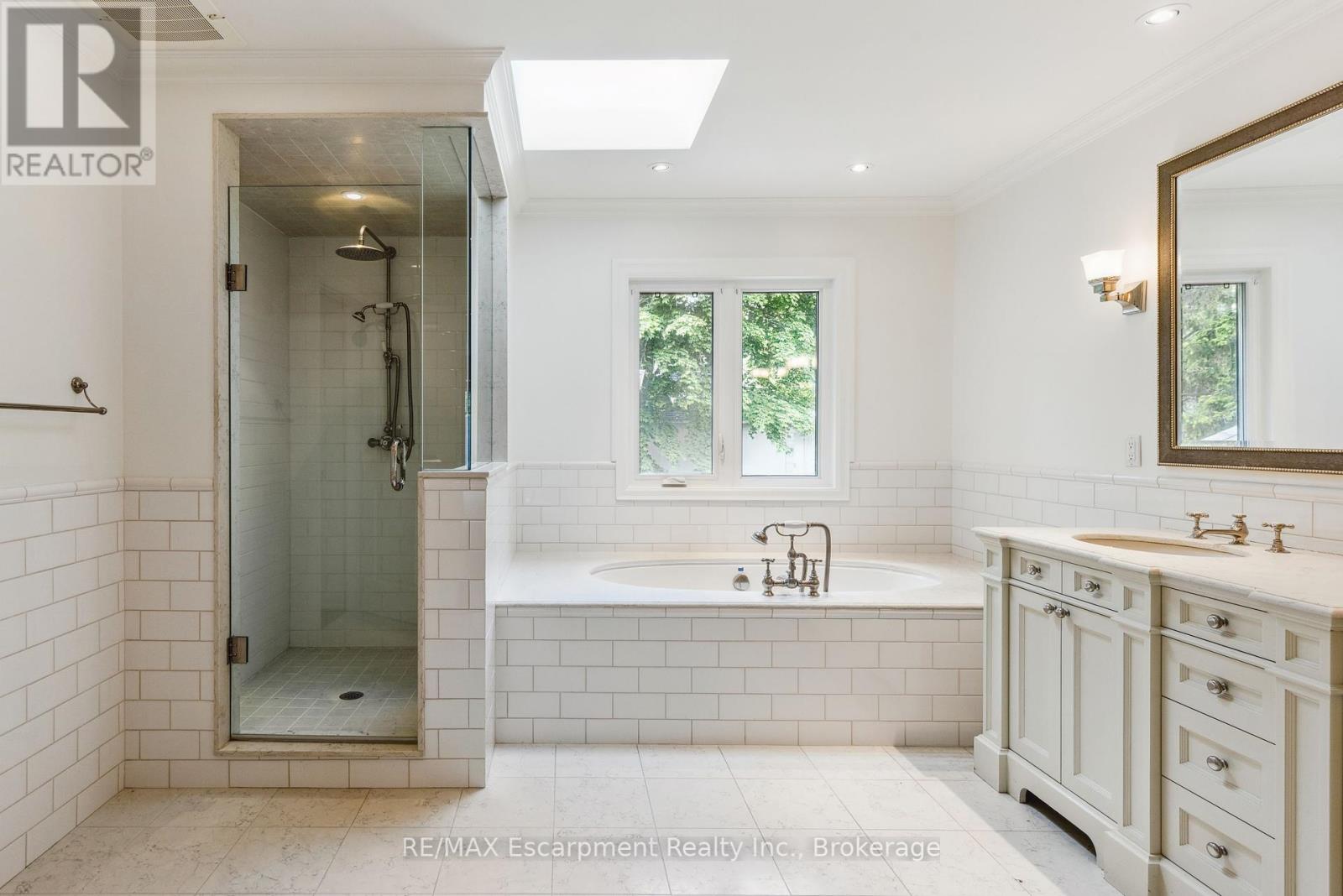 212 Poplar Drive, Oakville, Ontario  L6J 4C8 - Photo 21 - W12208375