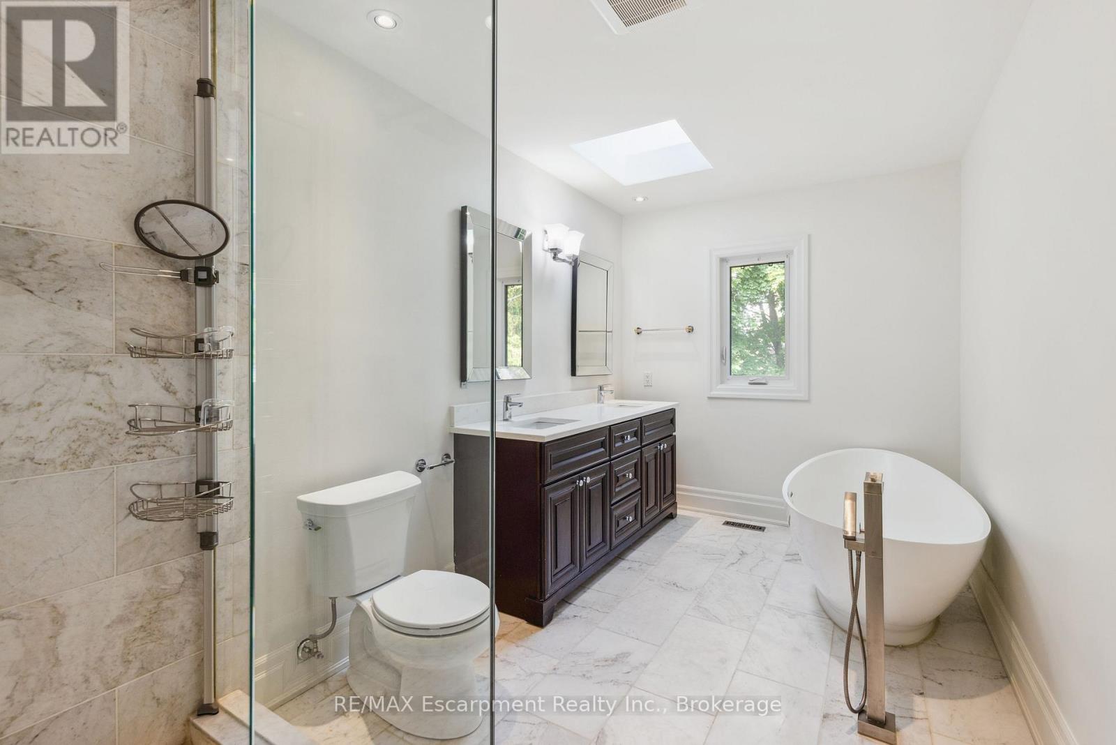 212 Poplar Drive, Oakville, Ontario  L6J 4C8 - Photo 24 - W12208375